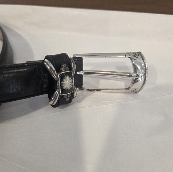 Brighton Black Embossed Leather Medalion Silver Buckle Belt Women's Size L 34 - Picture 4 of 12